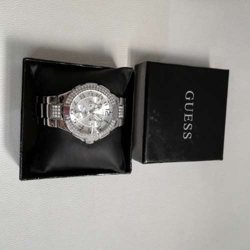 Stunning Guest watch needs batteries!!!!