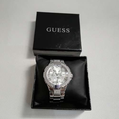 Stunning Guest watch needs batteries!!!!