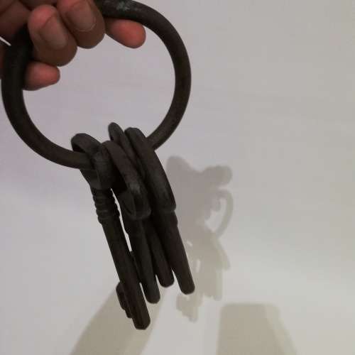 Large e metal keys!!!!