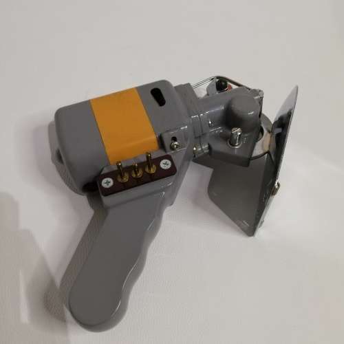 CONSEW CLOTH CUTTER IN REALY GOOD CONDITION  NOT TESTED!!!!!