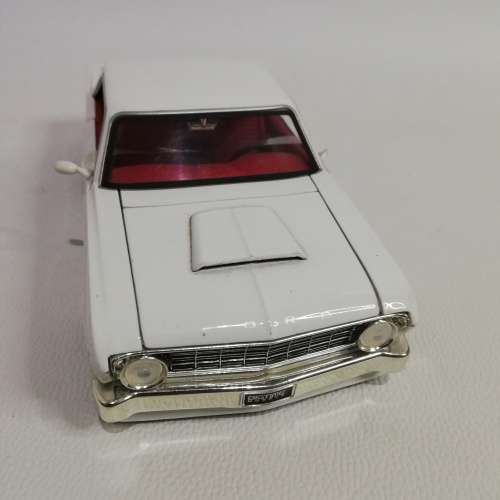 LARGE FORD FELCON DIE CAST CAR SCALE 1/24!!!!!!