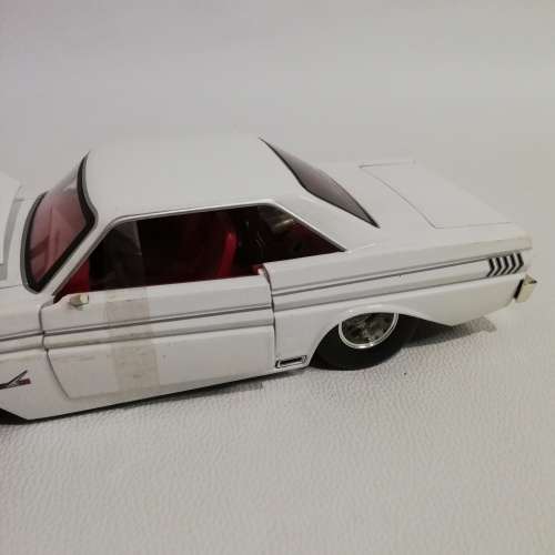 LARGE FORD FELCON DIE CAST CAR SCALE 1/24!!!!!!