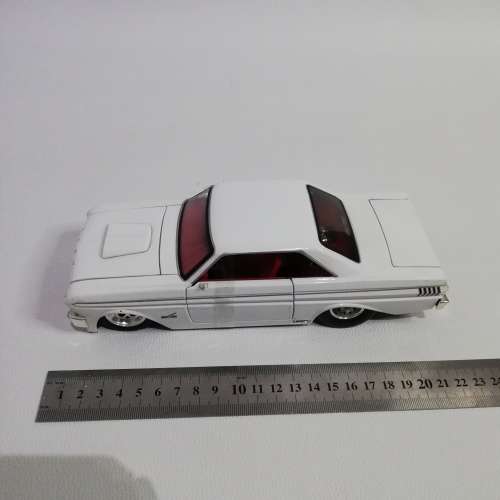 LARGE FORD FELCON DIE CAST CAR SCALE 1/24!!!!!!