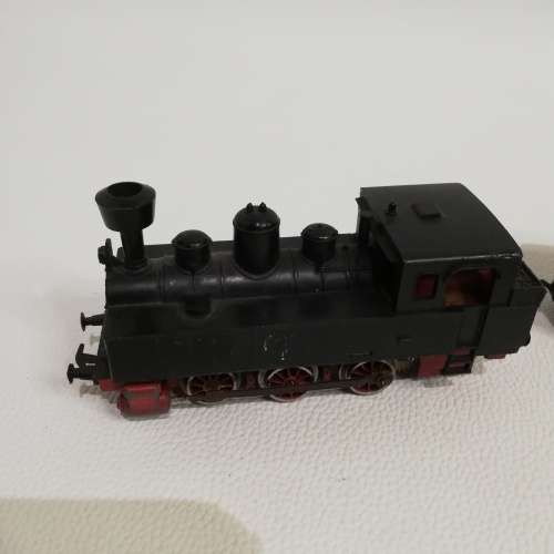 Vintage Marklin train locomotive and coaches all marklin bid for all!!!!