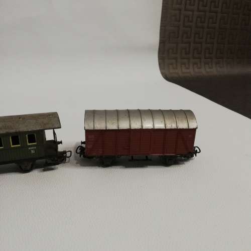 Vintage Marklin train locomotive and coaches all marklin bid for all!!!!