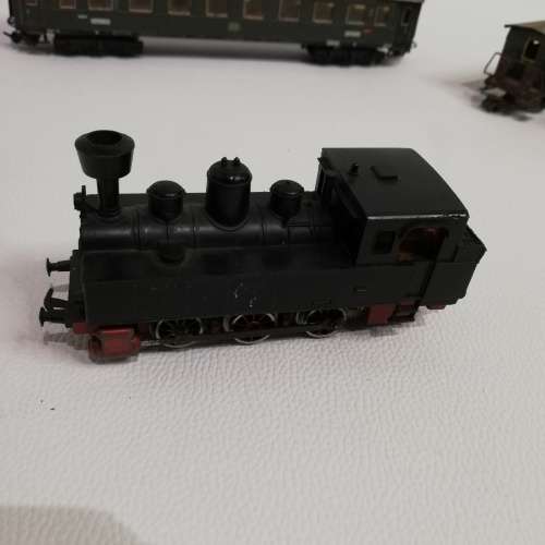 Vintage Marklin train locomotive and coaches all marklin bid for all!!!!