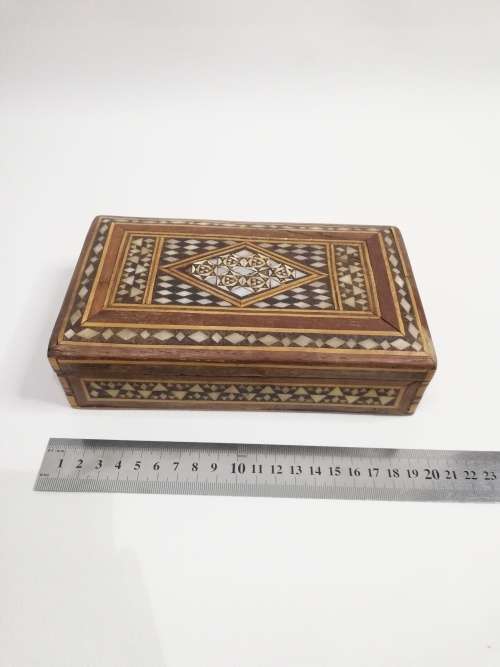 Beautiful woodenwith  Inlays box!!!!