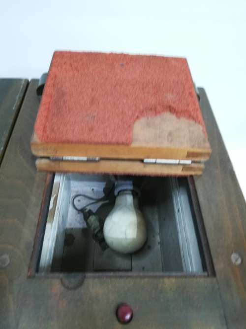VINTAGE PIGEON WOODEN LIGHT BOX MADE IN JAPAN NOT TESTED!!!!