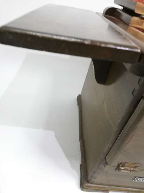 VINTAGE PIGEON WOODEN LIGHT BOX MADE IN JAPAN NOT TESTED!!!!