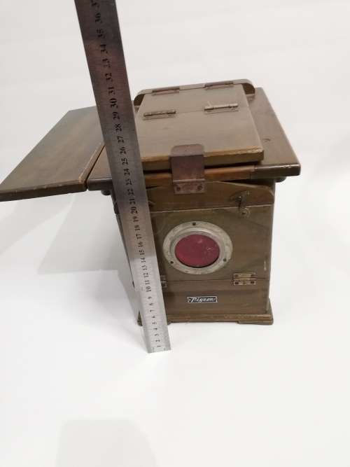 VINTAGE PIGEON WOODEN LIGHT BOX MADE IN JAPAN NOT TESTED!!!!