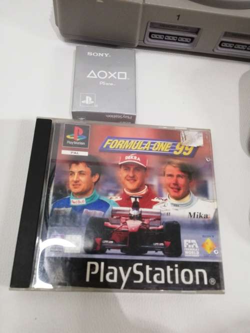 Complete Ps1 tested and working only the black controller is working not the grey 1!!!!