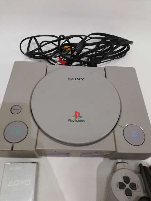 Complete Ps1 tested and working only the black controller is working not the grey 1!!!!