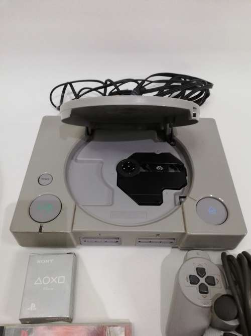 Complete Ps1 tested and working only the black controller is working not the grey 1!!!!