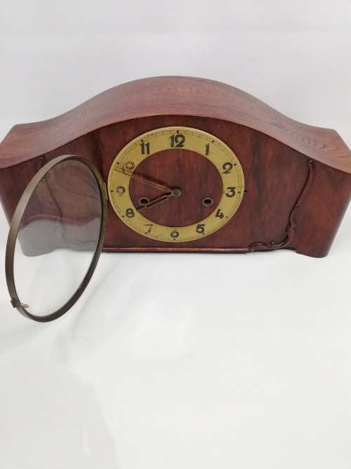 Beautiful vintage mantel Clock with key not tested!!!!!