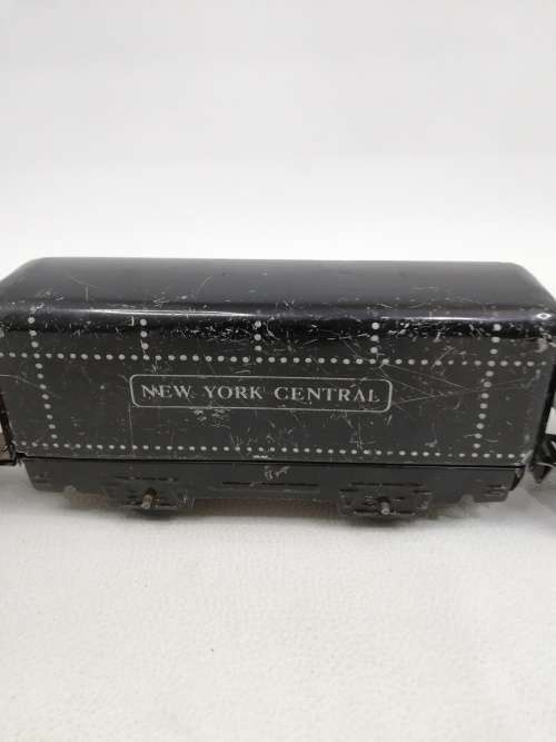 SUPER RARE TRAIN LOCOMOTIVE WITH CARRAGES WINDS UP WORKING MADE IN THE USA!!!