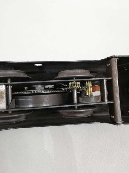 SUPER RARE TRAIN LOCOMOTIVE WITH CARRAGES WINDS UP WORKING MADE IN THE USA!!!