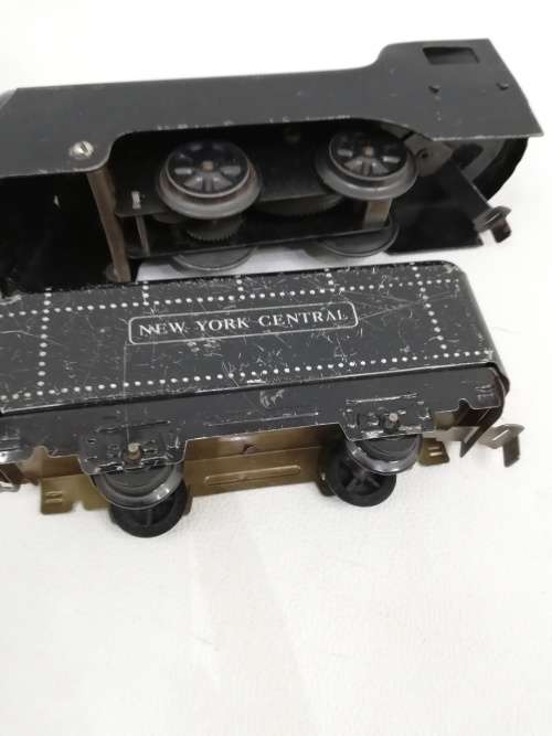 SUPER RARE TRAIN LOCOMOTIVE WITH CARRAGES WINDS UP WORKING MADE IN THE USA!!!