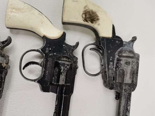 Large Collection of vintage klap guns as found bod for all!!!!!