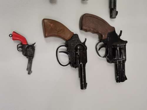 Large Collection of vintage klap guns as found bod for all!!!!!