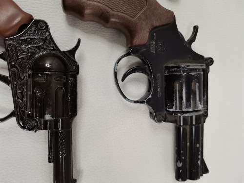 Large Collection of vintage klap guns as found bod for all!!!!!