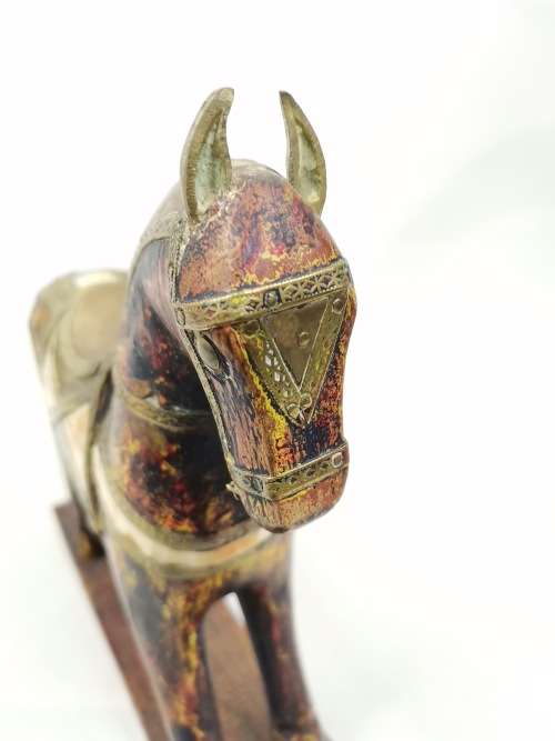 BEAUTIFUL 22CM TALL HIGHLY DETAILED WOOD N AND BRASS INLAYS HORSE DISPLAY PIECE!!!!