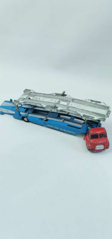 RARE CORGI CAR TRANSPORTER BIG BEDFORD TRUCK RARE FIND!!!!!!