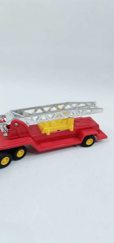 VINTAGE BUDDY L FIRE TRUCK AND TRAILER MADE IN JAPAN TIN PLATE AND PLASTIC