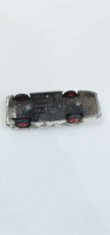 RARE VINTAGE DINKY 237  MERCEDES BEN`S MADE IN ENGLAND MACCANO LTD  RARE CAR!!!!