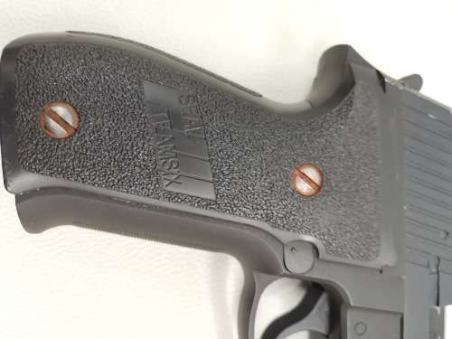 Realistic metal team 6 9mm Para sig f226 gas gun for spairs  and missing magazine box not tested!!!!