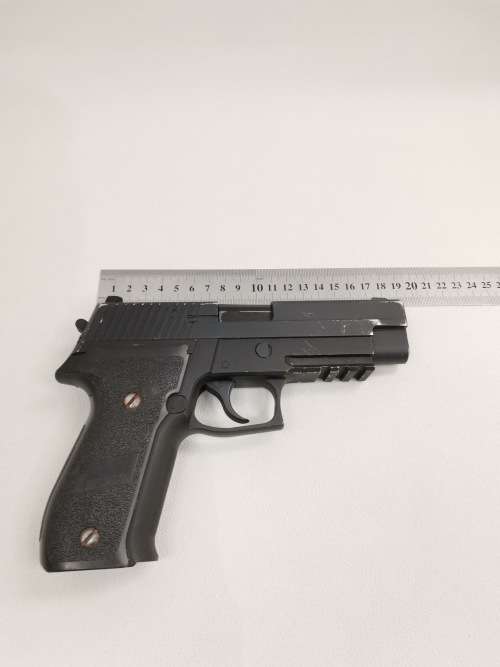 Realistic metal team 6 9mm Para sig f226 gas gun for spairs  and missing magazine box not tested!!!!