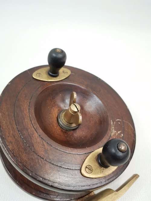 Antique large wooden and brass fishing real!!!!