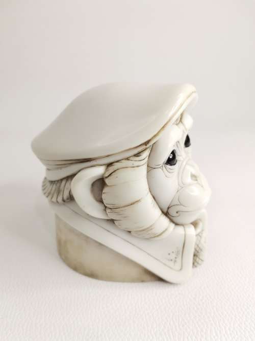 SUPER RARE MOST  DESIRABLE JOHN BICCARD CRUSHED MARBLE  SCULPTURE PIE FACE 10CM TALL!! !!!!