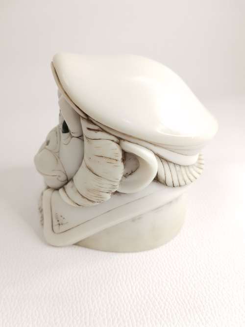 SUPER RARE MOST  DESIRABLE JOHN BICCARD CRUSHED MARBLE  SCULPTURE PIE FACE 10CM TALL!! !!!!
