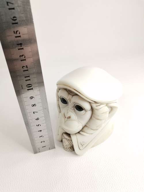 SUPER RARE MOST  DESIRABLE JOHN BICCARD CRUSHED MARBLE  SCULPTURE PIE FACE 10CM TALL!! !!!!