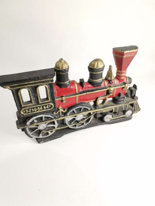 SOLID CAST IRON TRAIN 26CM IN LENGTH!!!!