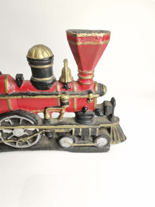 SOLID CAST IRON TRAIN 26CM IN LENGTH!!!!