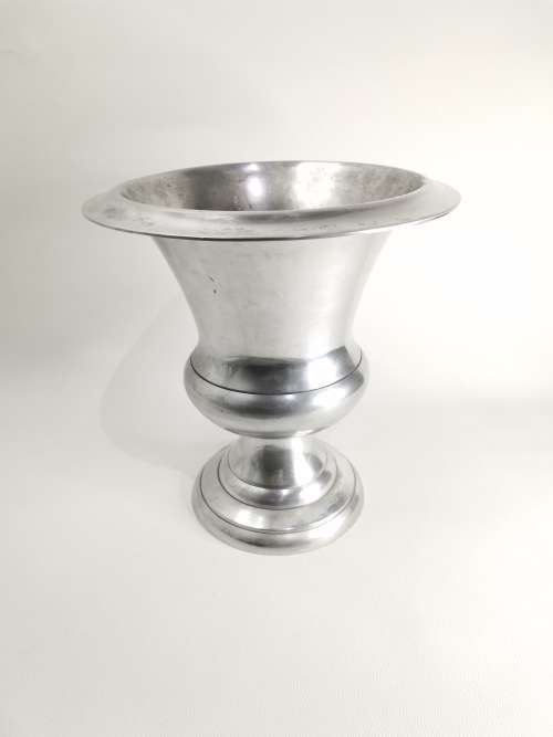LARE 31CM TALL DISPLAY PIECE!!!!!
