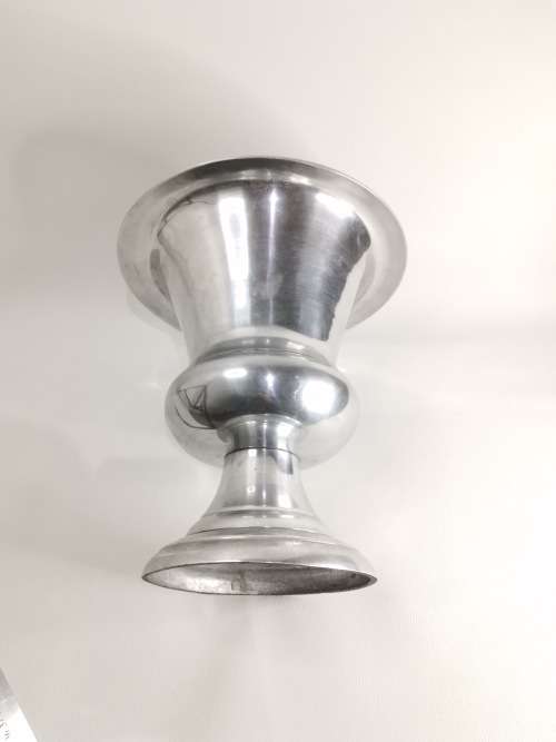 LARE 31CM TALL DISPLAY PIECE!!!!!
