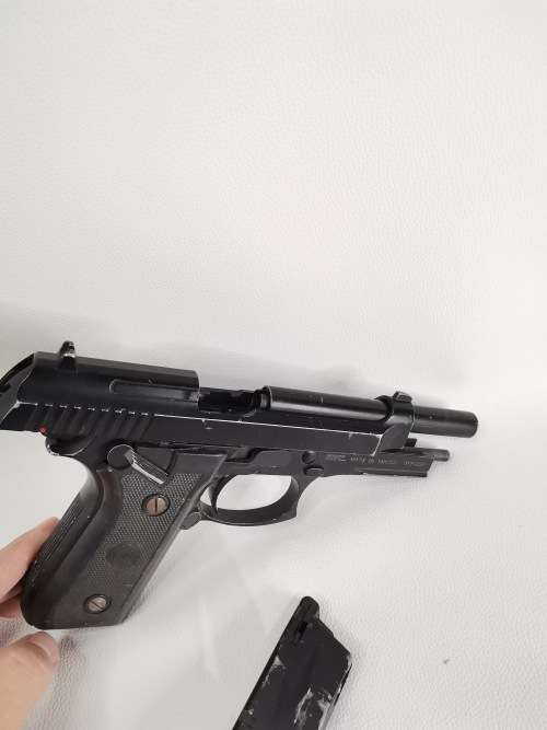 Guerrilla POLLICE 177 cal 4.5mm KWC gas gun realistic gun not tested!!!!