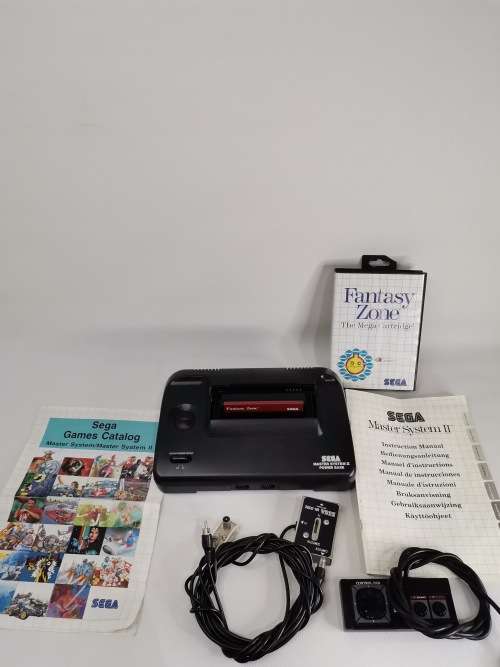 RARE SEGA MASTER SYSTEM II COMPLETE TESTED AND WORKING 100 % NO CHARGER INCLUDED!!!!