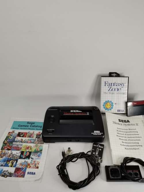 RARE SEGA MASTER SYSTEM II COMPLETE TESTED AND WORKING 100 % NO CHARGER INCLUDED!!!!