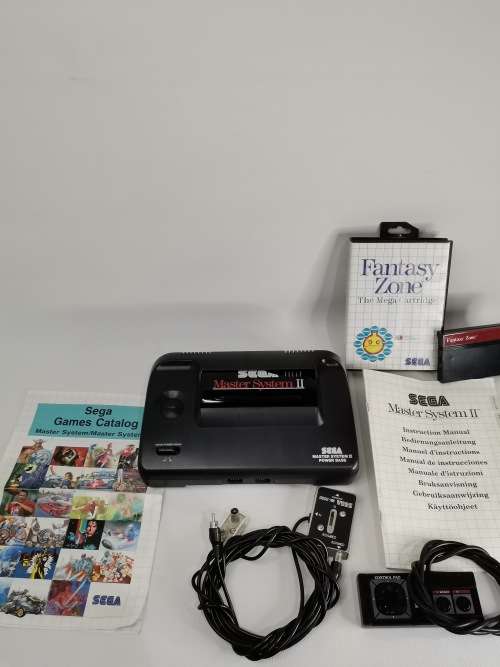 RARE SEGA MASTER SYSTEM II COMPLETE TESTED AND WORKING 100 % NO CHARGER INCLUDED!!!!