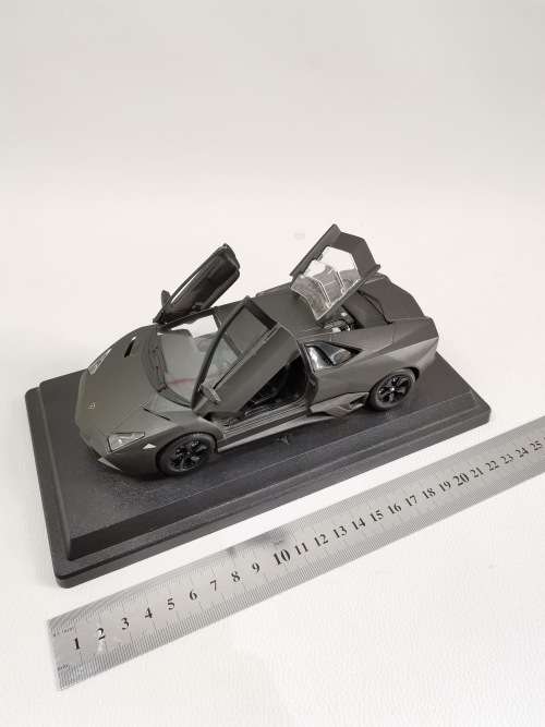 LARGE DIE CAST LAMBORGHINI REVENTON SCALE 1:24