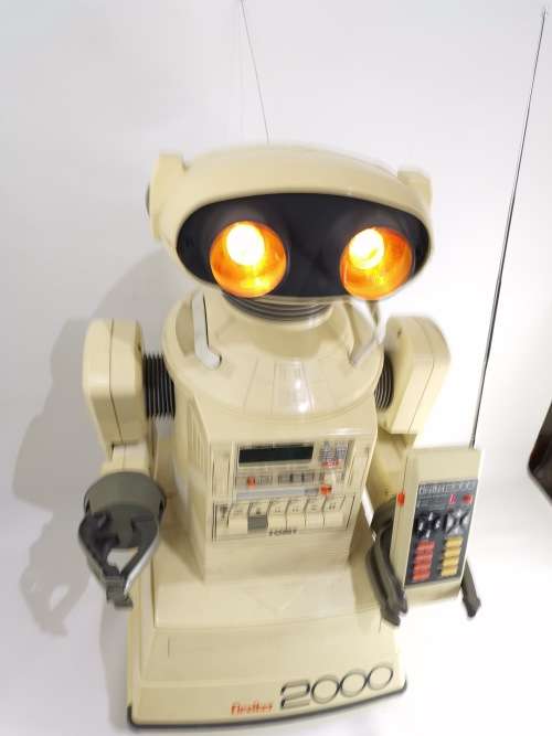 TOMY OMNIBOT 2000 ONE OF THE RAREST TOMMY TOYS WORKING WITH REMOTE 1984 SUPER LARGE ROBOT!!!