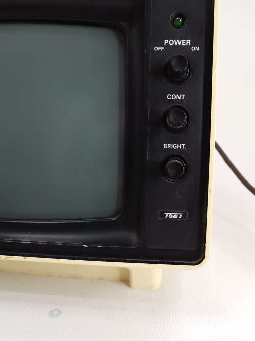 RARE TOEI TV MONITOR 22CM TALL SUPER COOL FOR DISPLAY AND A RARE FIND LIGHT GOES ON BUT NO PICTURE!!