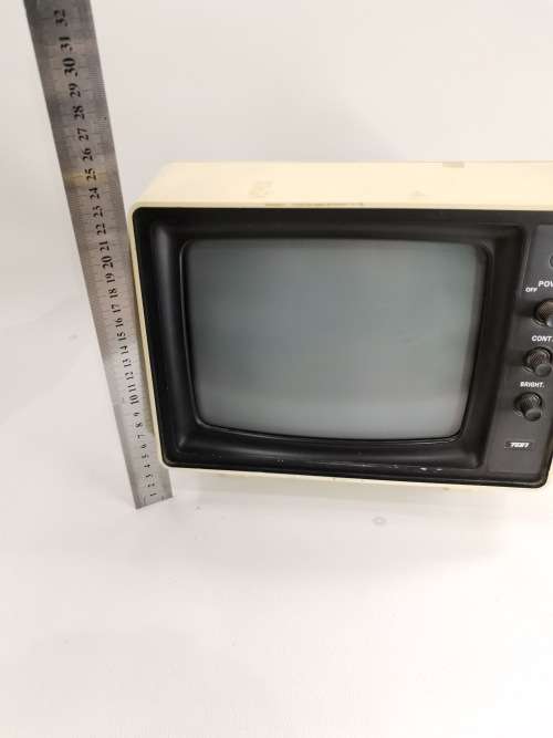 RARE TOEI TV MONITOR 22CM TALL SUPER COOL FOR DISPLAY AND A RARE FIND LIGHT GOES ON BUT NO PICTURE!!