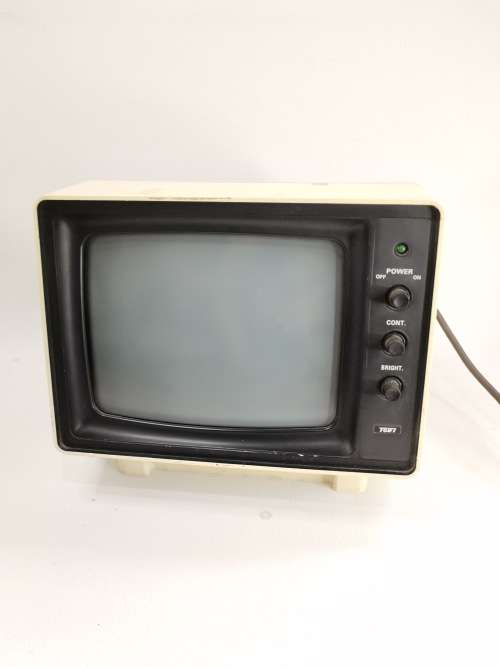 RARE TOEI TV MONITOR 22CM TALL SUPER COOL FOR DISPLAY AND A RARE FIND LIGHT GOES ON BUT NO PICTURE!!