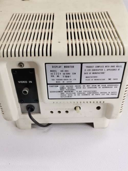 RARE TOEI TV MONITOR 22CM TALL SUPER COOL FOR DISPLAY AND A RARE FIND LIGHT GOES ON BUT NO PICTURE!!