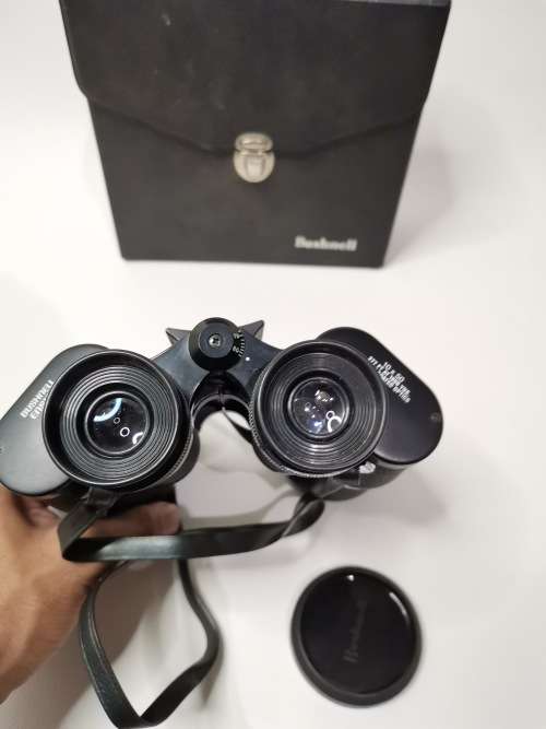Large BUSHNELL BINOCULARS IN CASE!!!