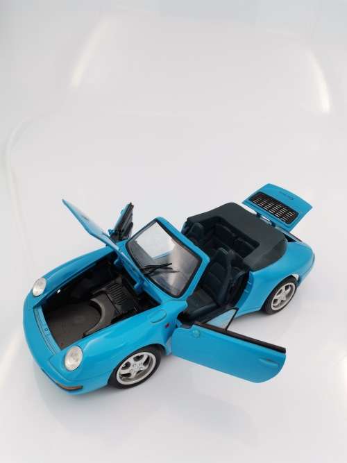 LARGE PORSCHE DIE CAST SCALE 1/18 HIGHLY DETAILED!!!!